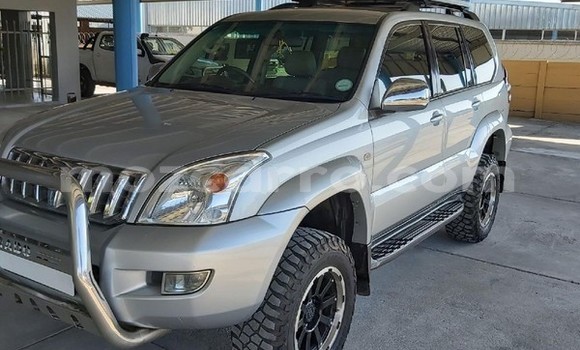 Nunua Ilio tumika Toyota Prado Fedha Gari ndani ya Maputo nchini Maputo