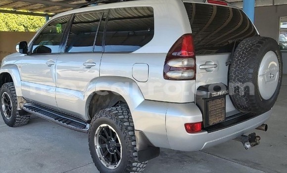 Nunua Ilio tumika Toyota Prado Fedha Gari ndani ya Maputo nchini Maputo Nunua Ilio tumika Toyota Prado Fedha Gari ndani ya Maputo nchini Maputo
