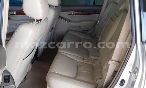 Nunua Ilio tumika Toyota Prado Fedha Gari ndani ya Maputo nchini Maputo Nunua Ilio tumika Toyota Prado Fedha Gari ndani ya Maputo nchini Maputo