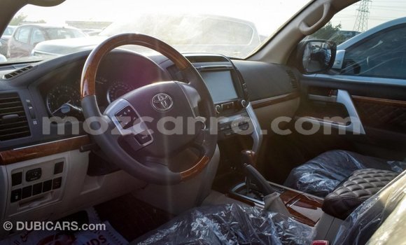Comprar Importar Toyota Land Cruiser Preto Carro em Import - Dubai em Cabo Delgado Comprar Importar Toyota Land Cruiser Preto Carro em Import - Dubai em Cabo Delgado