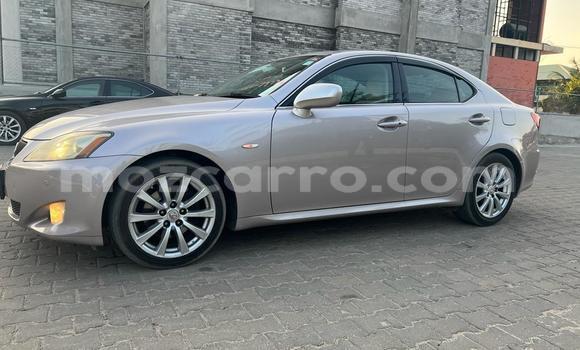 Nunua Ilio tumika Lexus IS Beige Gari ndani ya Beira nchini Sofala