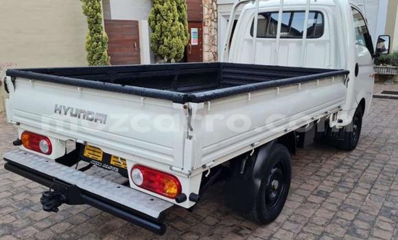 Nunua Ilio tumika Hyundai H200 Nyeupe Gari ndani ya Maputo nchini Maputo Nunua Ilio tumika Hyundai H200 Nyeupe Gari ndani ya Maputo nchini Maputo