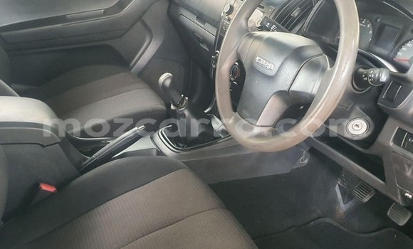 Comprar Usado Isuzu KB Prata Carro em Maputo em Maputo Comprar Usado Isuzu KB Prata Carro em Maputo em Maputo