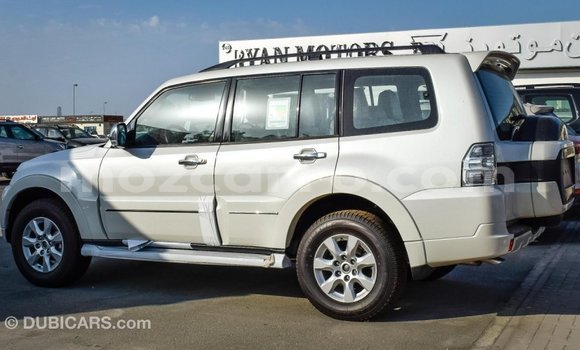 Comprar Importar Mitsubishi Pajero Branco Carro em Import - Dubai em Cabo Delgado Comprar Importar Mitsubishi Pajero Branco Carro em Import - Dubai em Cabo Delgado
