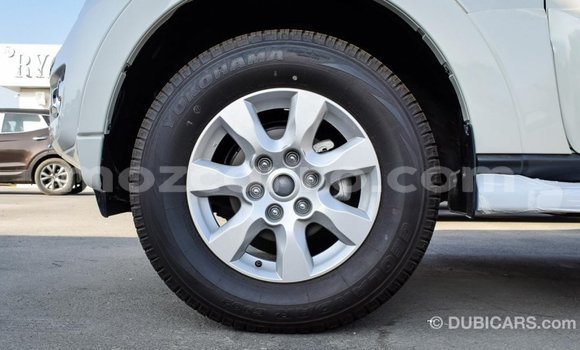 Comprar Importar Mitsubishi Pajero Branco Carro em Import - Dubai em Cabo Delgado