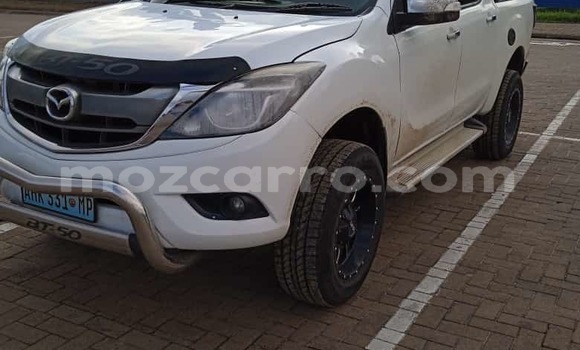 Buy Used Mazda BT-50 White Car in Maputo in Maputo
