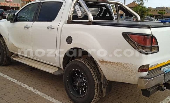 Comprar Usado Mazda BT-50 Branco Carro em Maputo em Maputo Comprar Usado Mazda BT-50 Branco Carro em Maputo em Maputo