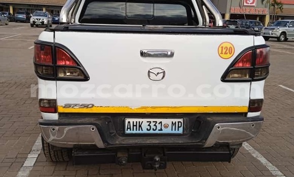 Comprar Usado Mazda BT-50 Branco Carro em Maputo em Maputo Comprar Usado Mazda BT-50 Branco Carro em Maputo em Maputo