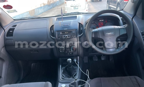 Comprar Usado Isuzu D-MAX Branco Carro em Maputo em Maputo Comprar Usado Isuzu D-MAX Branco Carro em Maputo em Maputo