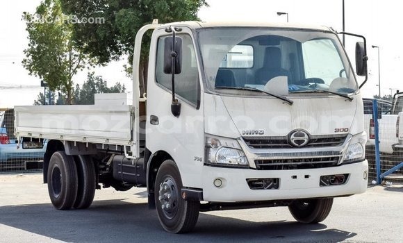 Comprar Importar Hino 300 Series Branco Caminhão em Import - Dubai em Cabo Delgado Comprar Importar Hino 300 Series Branco Caminhão em Import - Dubai em Cabo Delgado