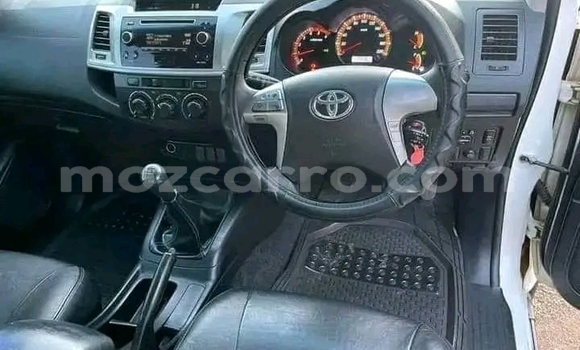 Comprar Usado Toyota Hilux Branco Carro em Maputo em Maputo Comprar Usado Toyota Hilux Branco Carro em Maputo em Maputo