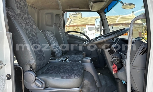 Buy Used Isuzu FTR 850 White Truck in Maputo in Maputo Buy Used Isuzu FTR 850 White Truck in Maputo in Maputo