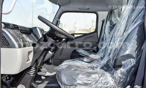 Comprar Importar Mitsubishi Canter Branco Caminhão em Import - Dubai em Cabo Delgado Comprar Importar Mitsubishi Canter Branco Caminhão em Import - Dubai em Cabo Delgado