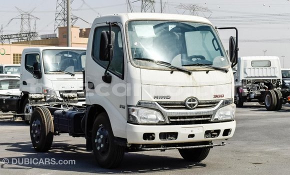 Comprar Importar Hino 300 Series Branco Caminhão em Import - Dubai em Cabo Delgado Comprar Importar Hino 300 Series Branco Caminhão em Import - Dubai em Cabo Delgado