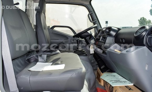 Comprar Importar Hino 300 Series Branco Caminhão em Import - Dubai em Cabo Delgado Comprar Importar Hino 300 Series Branco Caminhão em Import - Dubai em Cabo Delgado