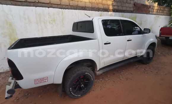 Nunua Ilio tumika Toyota Hilux Nyeupe Gari ndani ya Maputo nchini Maputo Nunua Ilio tumika Toyota Hilux Nyeupe Gari ndani ya Maputo nchini Maputo
