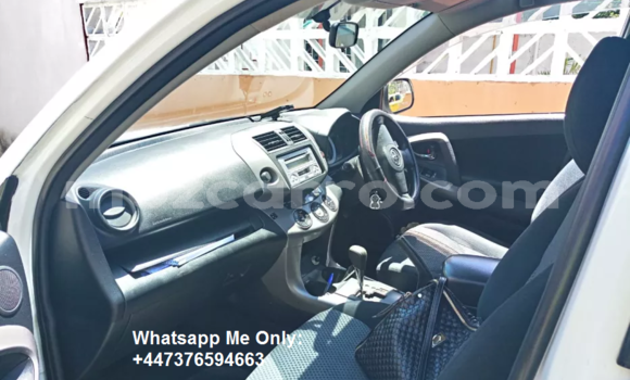 Comprar Usado Toyota RAV4 Branco Carro em Maputo em Maputo Comprar Usado Toyota RAV4 Branco Carro em Maputo em Maputo