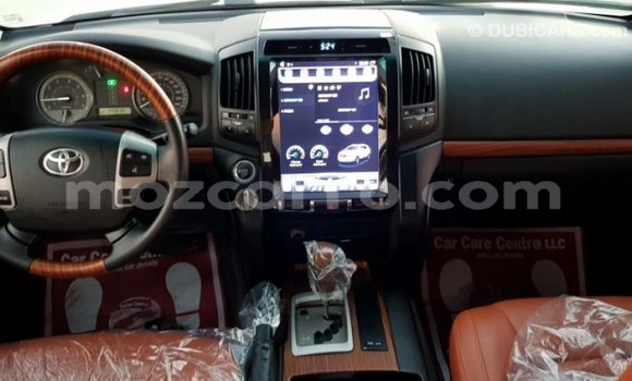 Comprar Importar Toyota Land Cruiser Branco Carro em Import - Dubai em Cabo Delgado Comprar Importar Toyota Land Cruiser Branco Carro em Import - Dubai em Cabo Delgado