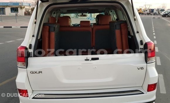 Comprar Importar Toyota Land Cruiser Branco Carro em Import - Dubai em Cabo Delgado Comprar Importar Toyota Land Cruiser Branco Carro em Import - Dubai em Cabo Delgado