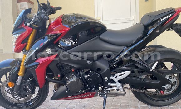 Comprar Usado Suzuki GSX Vermelho Moto em Maputo em Maputo