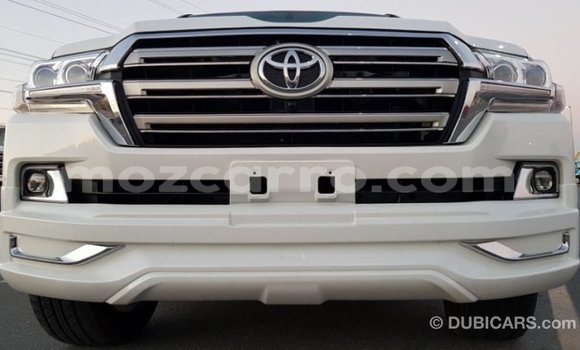 Comprar Importar Toyota Land Cruiser Branco Carro em Import - Dubai em Cabo Delgado Comprar Importar Toyota Land Cruiser Branco Carro em Import - Dubai em Cabo Delgado