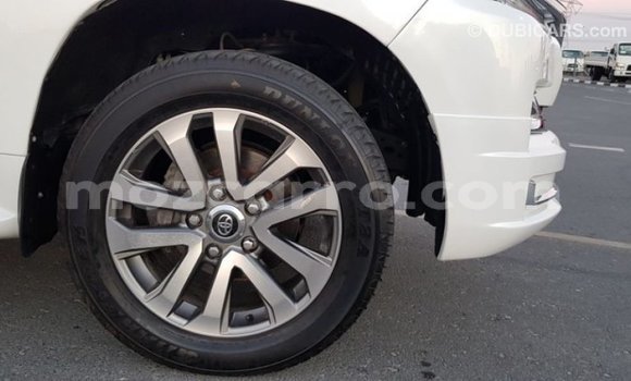 Comprar Importar Toyota Land Cruiser Branco Carro em Import - Dubai em Cabo Delgado Comprar Importar Toyota Land Cruiser Branco Carro em Import - Dubai em Cabo Delgado