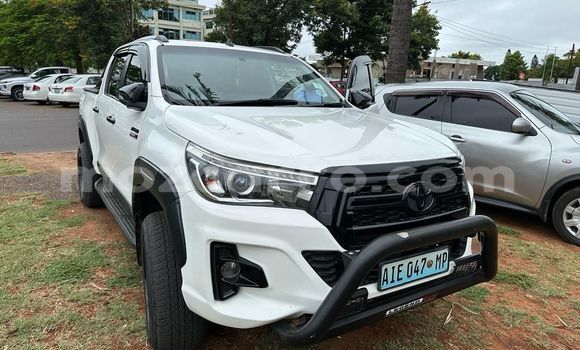 Comprar Usado Toyota Hiluxe Revo Branco Carro em Maputo em Maputo Comprar Usado Toyota Hiluxe Revo Branco Carro em Maputo em Maputo