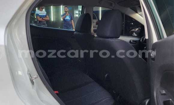 Comprar Novo Mazda Demio Branco Carro em Maputo em Maputo Comprar Novo Mazda Demio Branco Carro em Maputo em Maputo