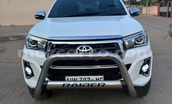 Comprar Usado Toyota Hiluxe Revo Branco Carro em Maputo em Maputo Comprar Usado Toyota Hiluxe Revo Branco Carro em Maputo em Maputo