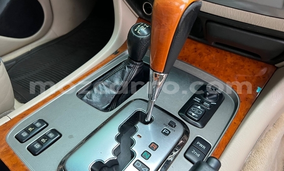 Buy Used Toyota Land Cruiser White Car in Maputo in Maputo Buy Used Toyota Land Cruiser White Car in Maputo in Maputo