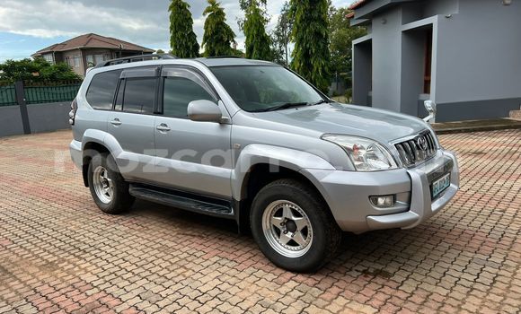 Tenga Tsaru Toyota Prado Zvimwe Mota in Maputo in Maputo