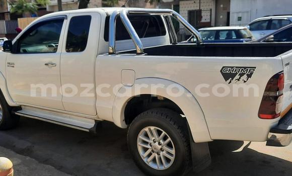 Nunua Ilio tumika Toyota Hilux Nyeupe Gari ndani ya Maputo nchini Maputo Nunua Ilio tumika Toyota Hilux Nyeupe Gari ndani ya Maputo nchini Maputo