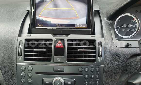 Nunua Ilio tumika Mercedes-Benz C-Classe Fedha Gari ndani ya Maputo nchini Maputo Nunua Ilio tumika Mercedes-Benz C-Classe Fedha Gari ndani ya Maputo nchini Maputo