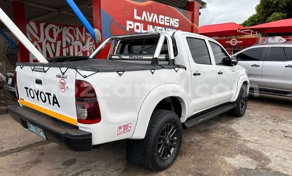 Buy Used Toyota Hilux White Car in Maputo in Maputo Buy Used Toyota Hilux White Car in Maputo in Maputo
