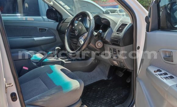 Buy Used Toyota Hilux White Car in Maputo in Maputo Buy Used Toyota Hilux White Car in Maputo in Maputo