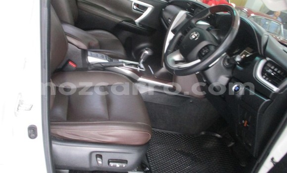 Comprar Usado Toyota Fortuner Branco Carro em Maputo em Maputo Comprar Usado Toyota Fortuner Branco Carro em Maputo em Maputo