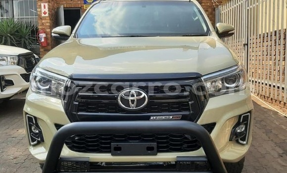 Tenga Tsaru Toyota Hilux Zvimwe Mota in Inhambane in Inhambane Tenga Tsaru Toyota Hilux Zvimwe Mota in Inhambane in Inhambane