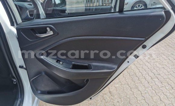Nunua Ilio tumika Hyundai i20 Nyeupe Gari ndani ya Manhiça nchini Maputo Nunua Ilio tumika Hyundai i20 Nyeupe Gari ndani ya Manhiça nchini Maputo