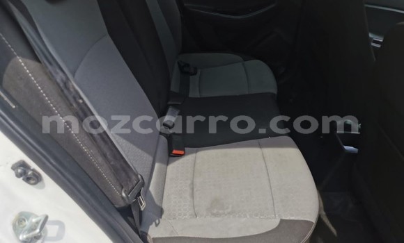 Nunua Ilio tumika Hyundai i20 Nyeupe Gari ndani ya Manhiça nchini Maputo Nunua Ilio tumika Hyundai i20 Nyeupe Gari ndani ya Manhiça nchini Maputo