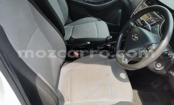 Nunua Ilio tumika Hyundai i20 Nyeupe Gari ndani ya Manhiça nchini Maputo Nunua Ilio tumika Hyundai i20 Nyeupe Gari ndani ya Manhiça nchini Maputo