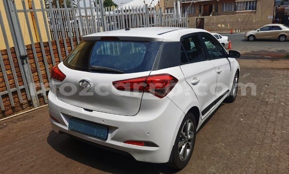 Nunua Ilio tumika Hyundai i20 Nyeupe Gari ndani ya Manhiça nchini Maputo Nunua Ilio tumika Hyundai i20 Nyeupe Gari ndani ya Manhiça nchini Maputo