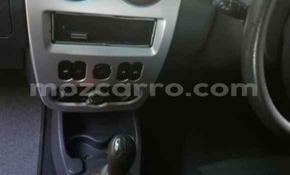 Nunua Ilio tumika Renault Sandero Nyekundu Gari ndani ya Maputo nchini Maputo Nunua Ilio tumika Renault Sandero Nyekundu Gari ndani ya Maputo nchini Maputo