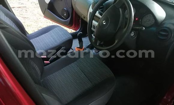 Nunua Ilio tumika Renault Sandero Nyekundu Gari ndani ya Maputo nchini Maputo Nunua Ilio tumika Renault Sandero Nyekundu Gari ndani ya Maputo nchini Maputo
