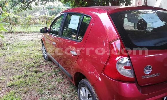 Nunua Ilio tumika Renault Sandero Nyekundu Gari ndani ya Maputo nchini Maputo Nunua Ilio tumika Renault Sandero Nyekundu Gari ndani ya Maputo nchini Maputo