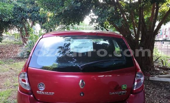 Nunua Ilio tumika Renault Sandero Nyekundu Gari ndani ya Maputo nchini Maputo Nunua Ilio tumika Renault Sandero Nyekundu Gari ndani ya Maputo nchini Maputo