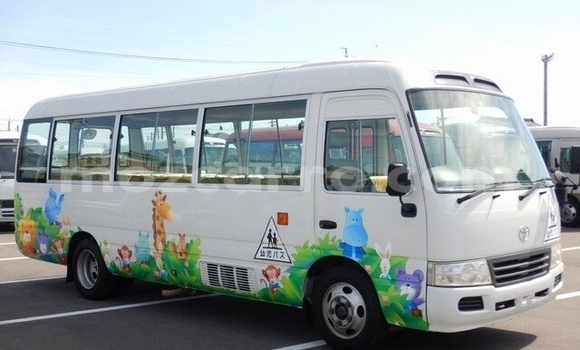 Nunua Ilio tumika Toyota Coaster Nyeupe Gari ndani ya Maputo nchini Maputo Nunua Ilio tumika Toyota Coaster Nyeupe Gari ndani ya Maputo nchini Maputo