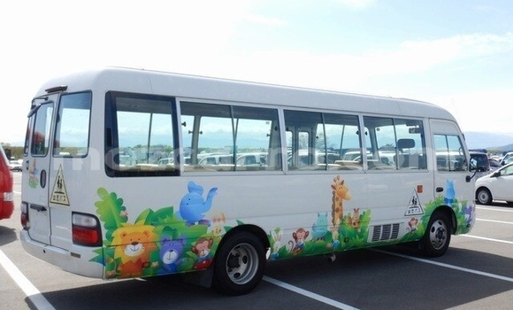 Nunua Ilio tumika Toyota Coaster Nyeupe Gari ndani ya Maputo nchini Maputo Nunua Ilio tumika Toyota Coaster Nyeupe Gari ndani ya Maputo nchini Maputo