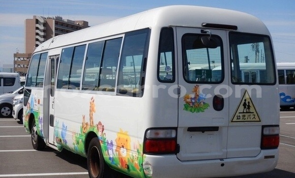 Nunua Ilio tumika Toyota Coaster Nyeupe Gari ndani ya Maputo nchini Maputo Nunua Ilio tumika Toyota Coaster Nyeupe Gari ndani ya Maputo nchini Maputo