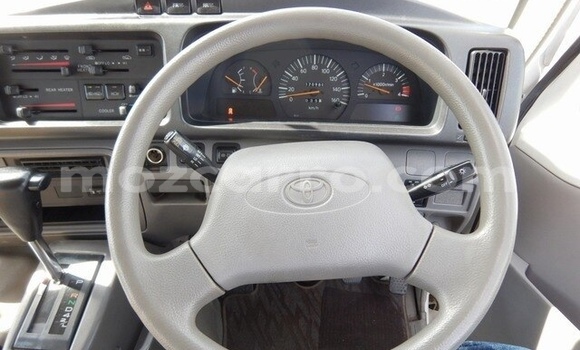 Nunua Ilio tumika Toyota Coaster Nyeupe Gari ndani ya Maputo nchini Maputo Nunua Ilio tumika Toyota Coaster Nyeupe Gari ndani ya Maputo nchini Maputo