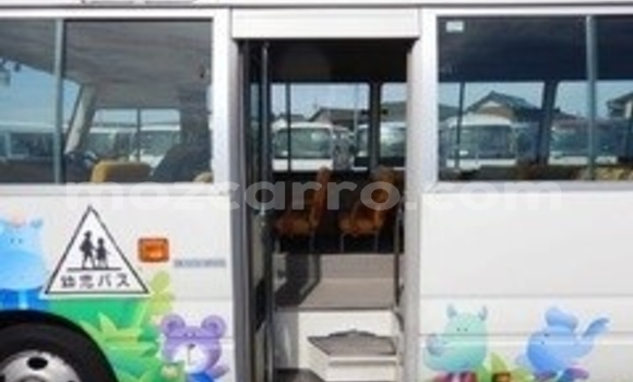 Nunua Ilio tumika Toyota Coaster Nyeupe Gari ndani ya Maputo nchini Maputo Nunua Ilio tumika Toyota Coaster Nyeupe Gari ndani ya Maputo nchini Maputo